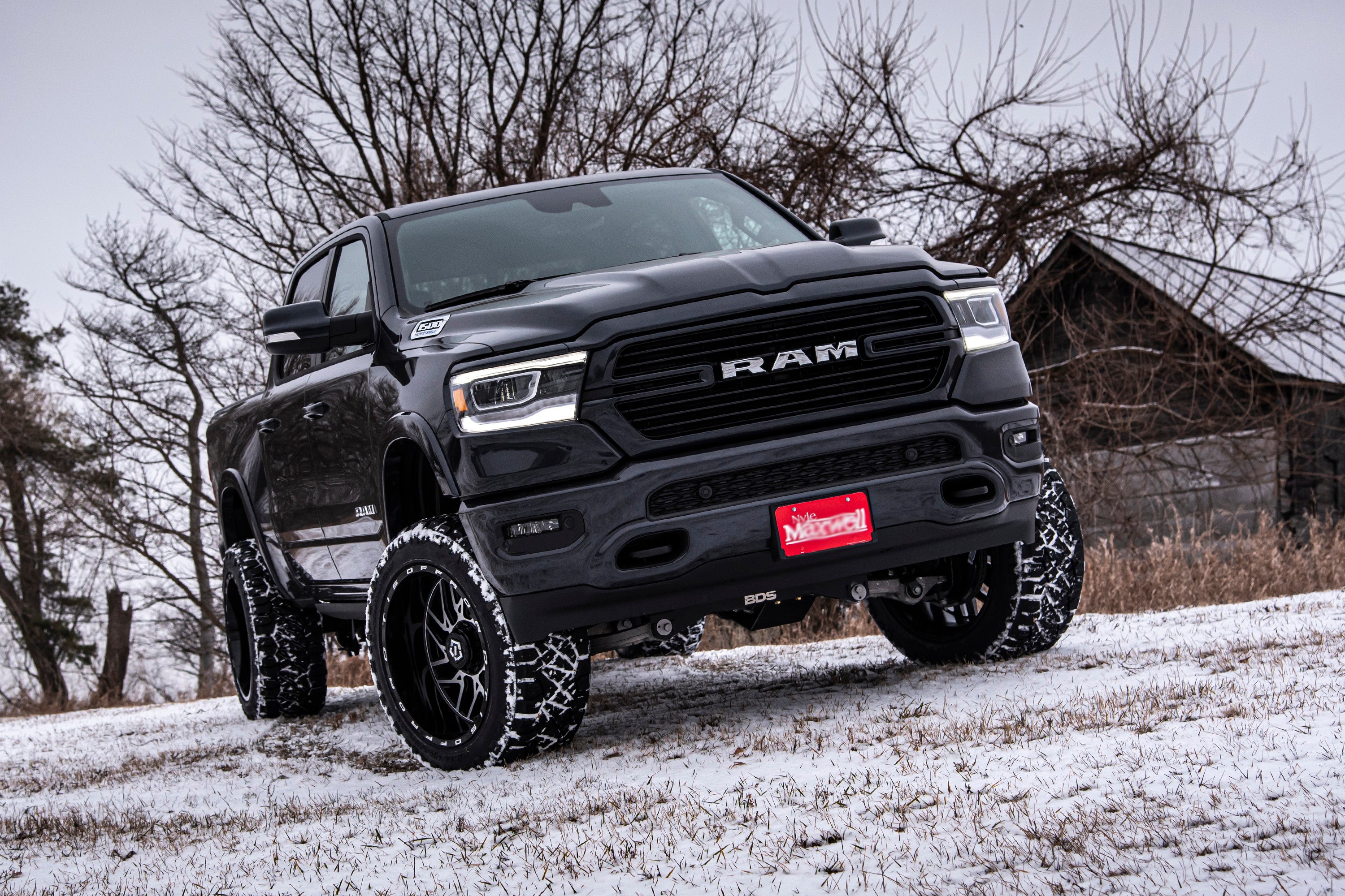 https://serenity-foxfactory.asset.akeneo.cloud/fox_asset_family/media/RAM1500_2019_6in_02.jpg