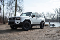 https://serenity-foxfactory.asset.akeneo.cloud/fox_asset_family/media/Toyota_Land_Cruiser_2024_Z1_5_leveling_04.jpg