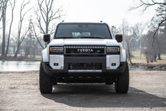 https://serenity-foxfactory.asset.akeneo.cloud/fox_asset_family/media/Toyota_Land_Cruiser_2024_Z1_5_leveling_11.jpg